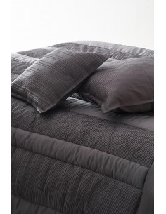 MASTRO-RAPHAEL QUILT... 2