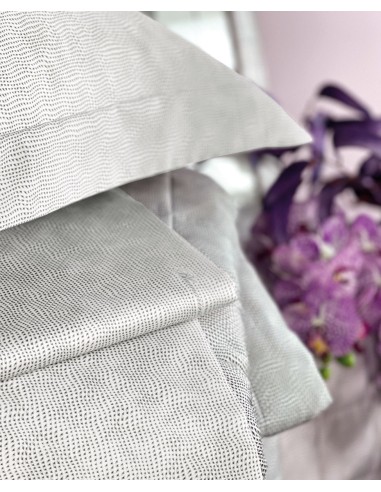 BLUMARINE LENZUOLA RIGORE